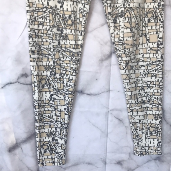 LulaRoe tall and curvy TC aspen tree leggings - Picture 3 of 3